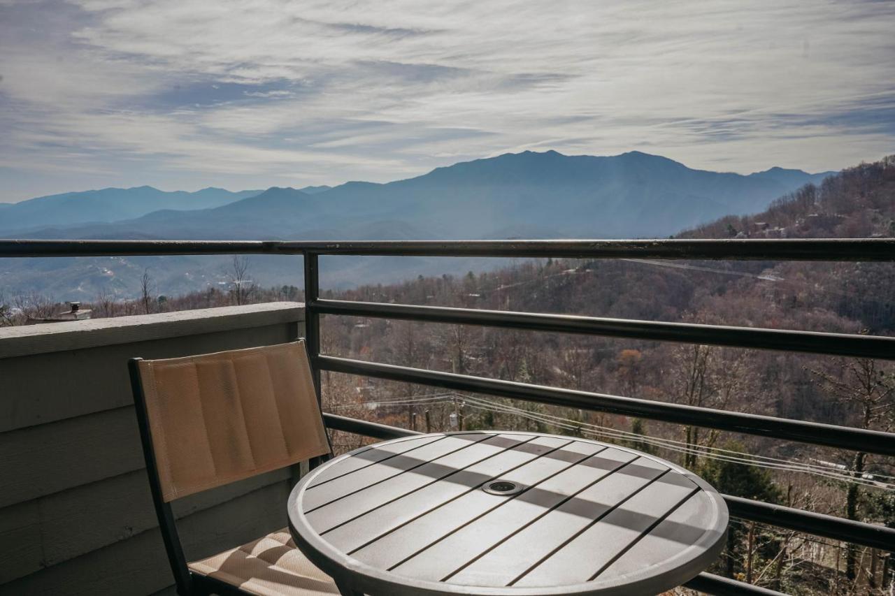 Smoky Mountains Studio With Balcony Gatlinburg Εξωτερικό φωτογραφία