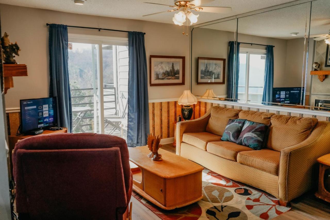 Smoky Mountains Studio With Balcony Gatlinburg Εξωτερικό φωτογραφία