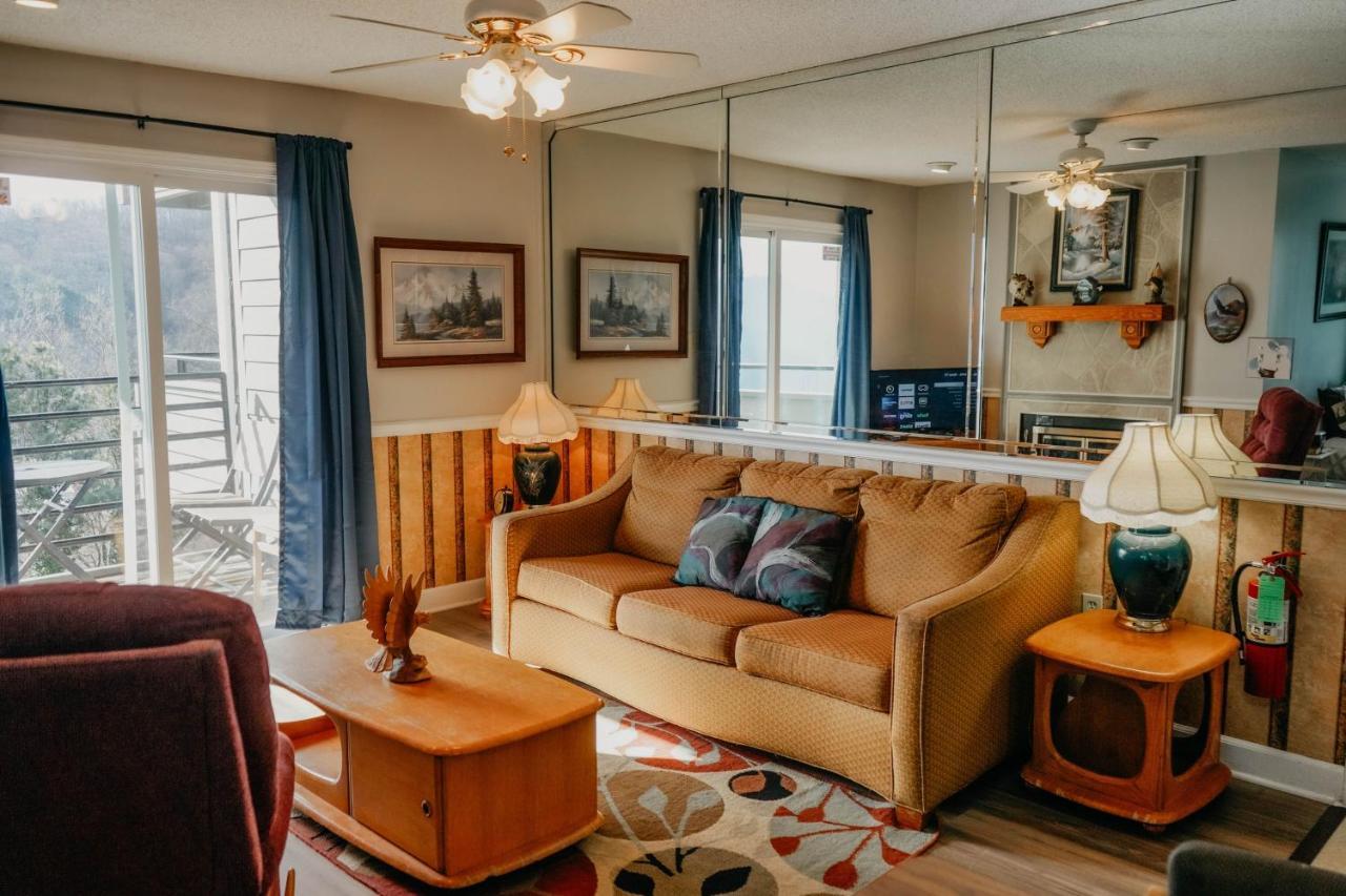 Smoky Mountains Studio With Balcony Gatlinburg Εξωτερικό φωτογραφία