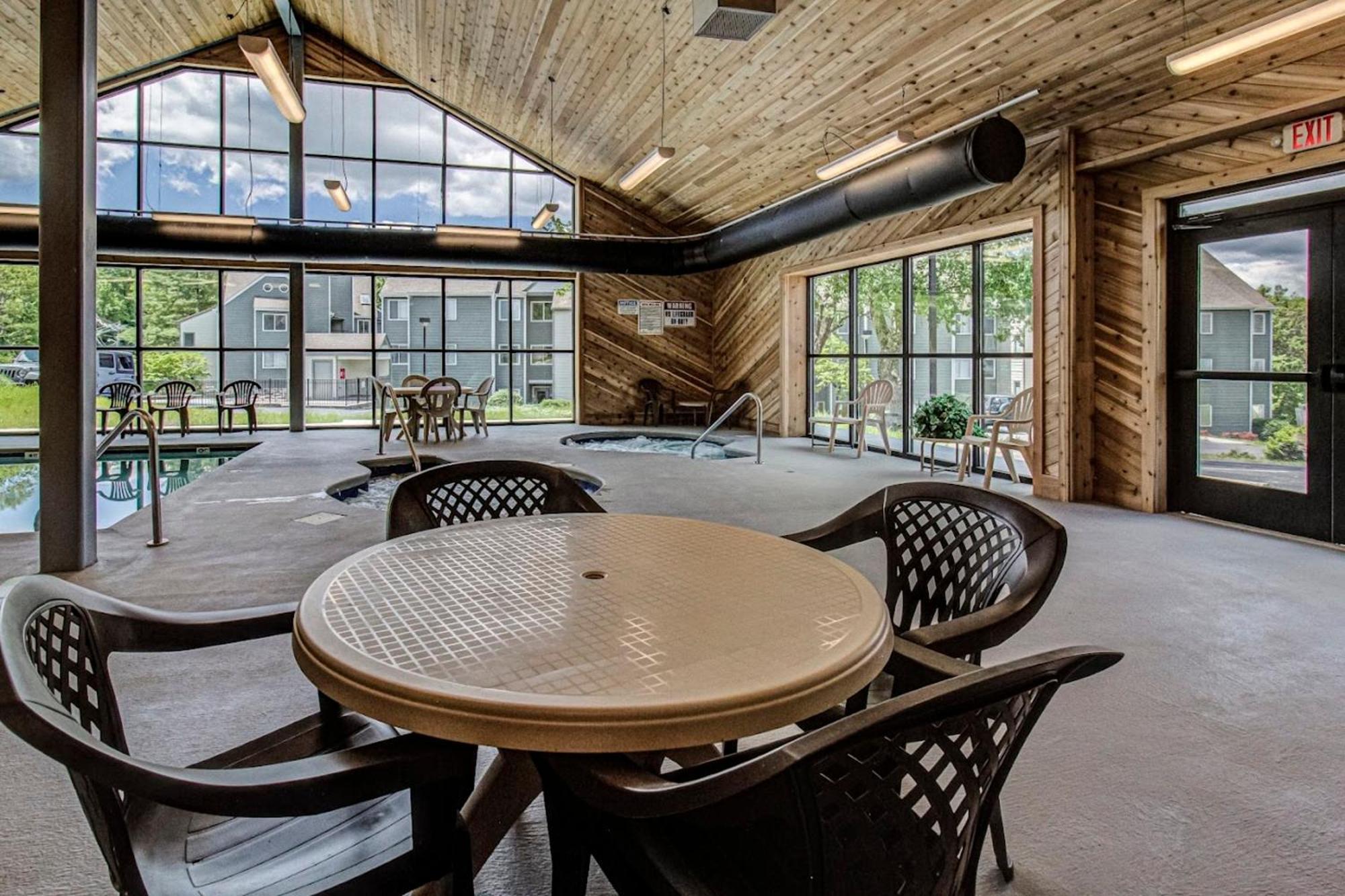 Smoky Mountains Studio With Balcony Gatlinburg Εξωτερικό φωτογραφία
